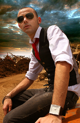 Mario in scasso di auto rottamate