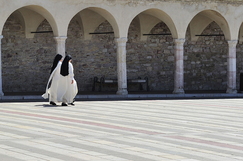 Suore ad Assisi