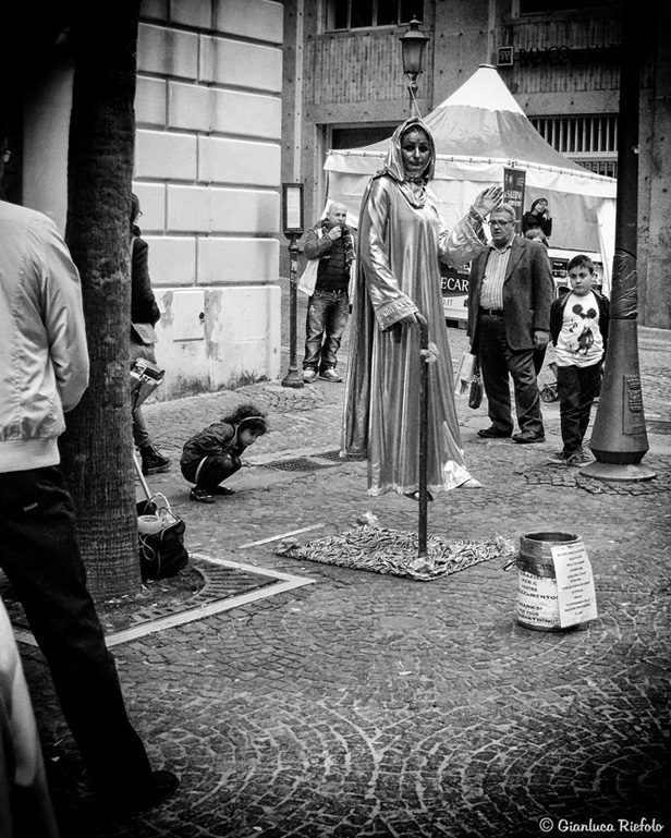 La curiosit� � DONNA...gia in tenera et�