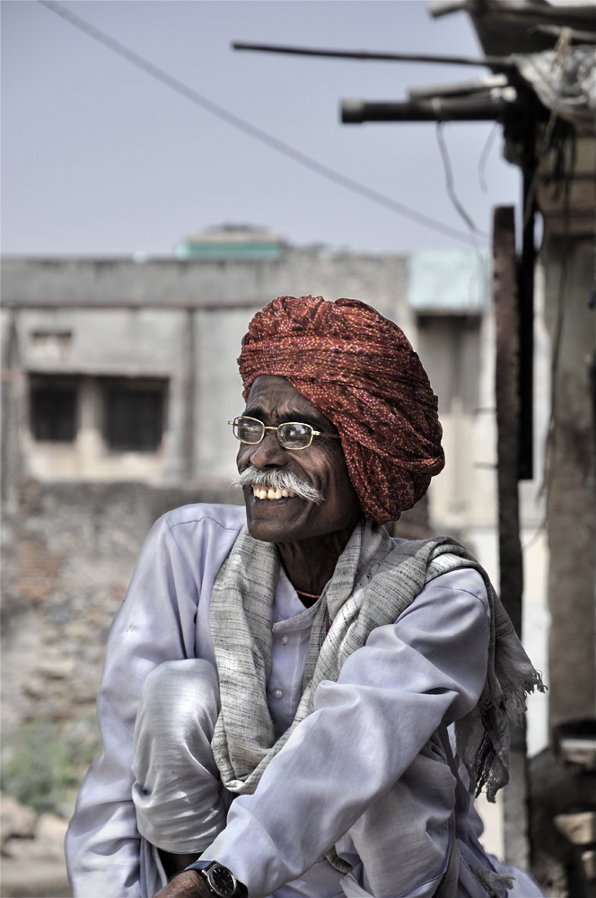 Uomo lungo la strada per Jaipur - India