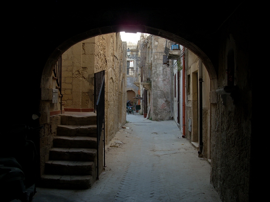 Cortile isola di Ortigia Siracusa