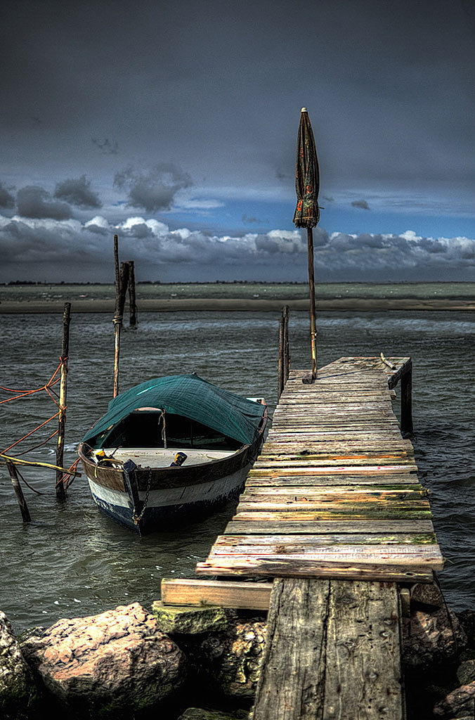 L'ombrellone (ovvero la barchetta con il suo molo)