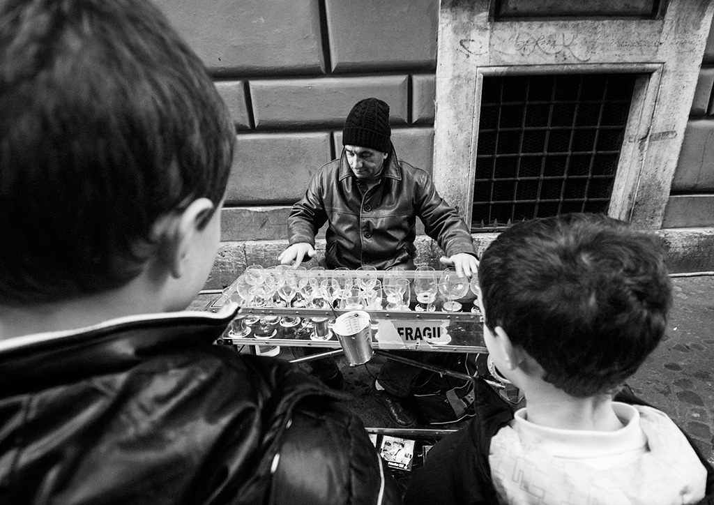Il suonatore di bicchieri