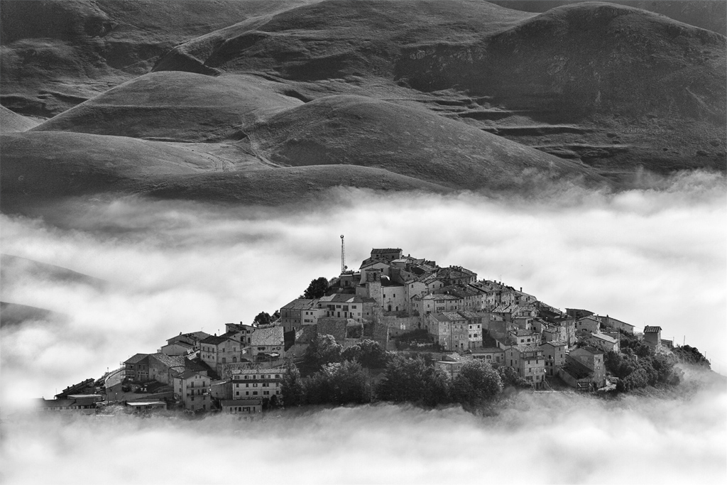 Over Castelluccio