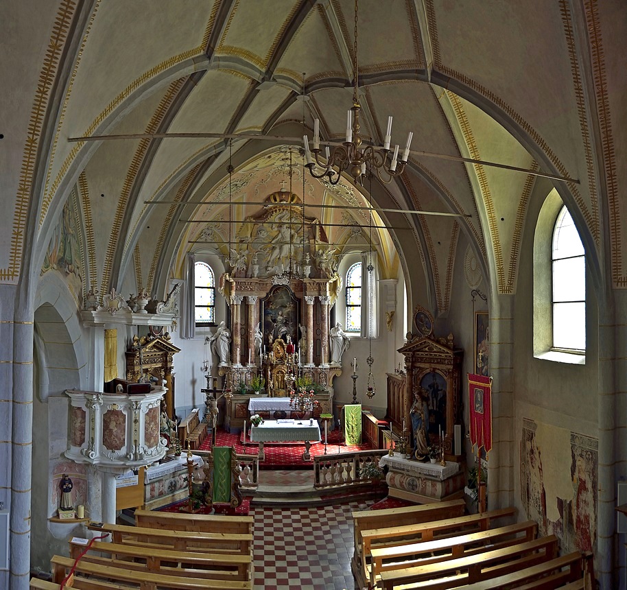 Interno di chiesa