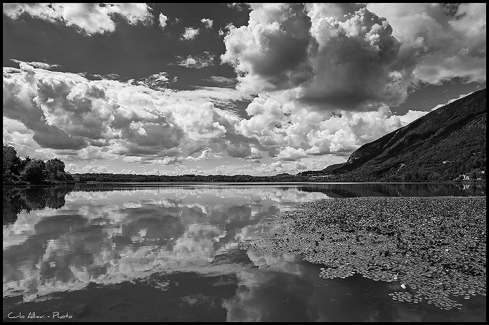 Lago in b&w