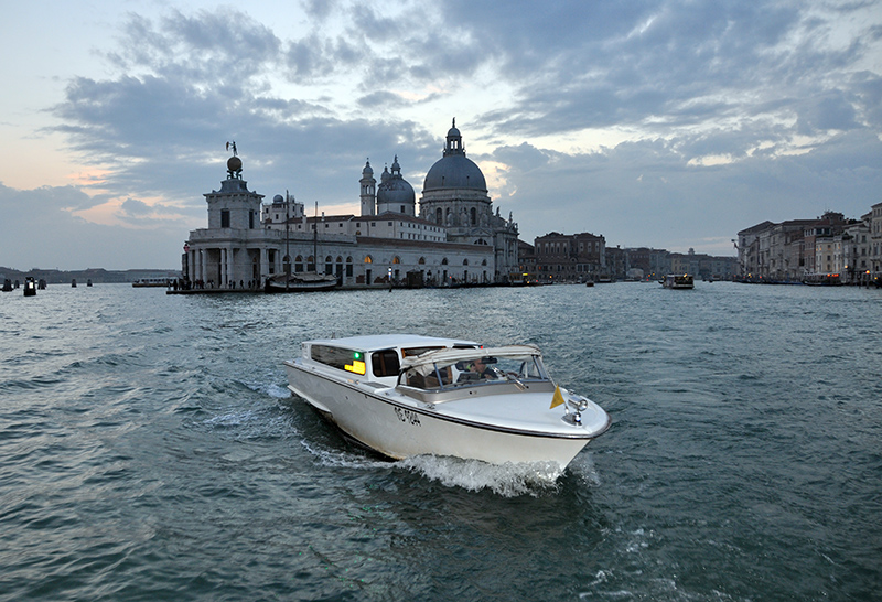 Venezia in barca
