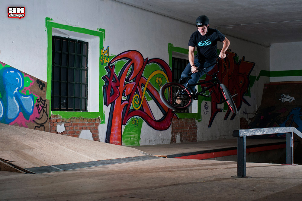 BMX // Luca tailwhip