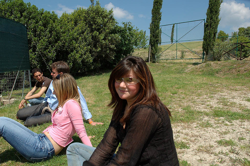 le scappa da ridere!?