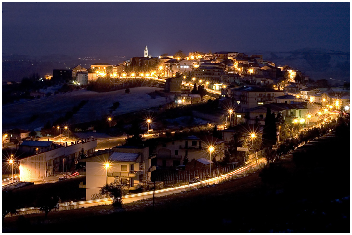 Notaresco by night