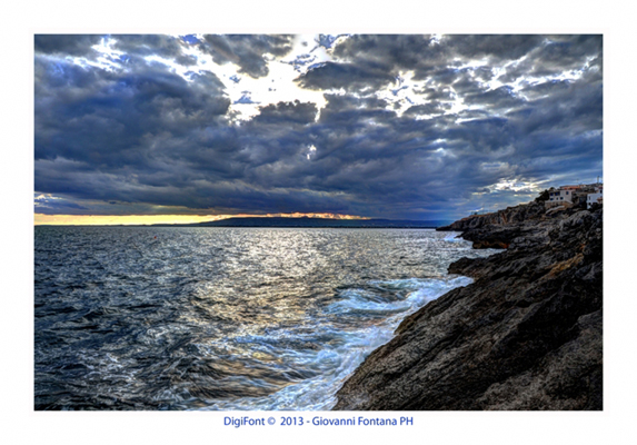 Il mare, impetuoso al ... quasi tramonto.