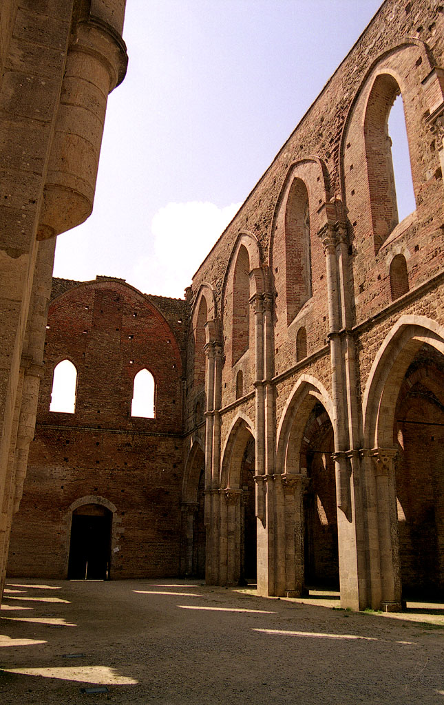 san galgano - veduta all'interno