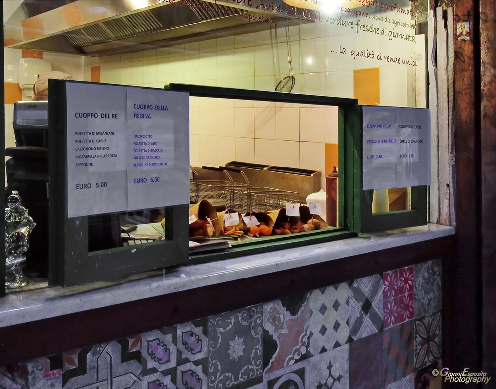 Friggitoria al " Cuoppo del Re "