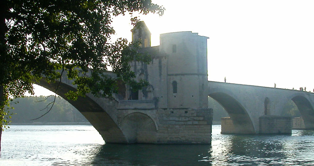 Sur le pont d'Avignon...
