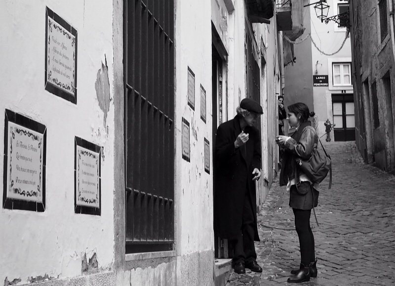 Parole nell'Alfama a Lisbona b/n