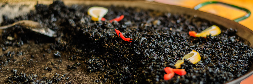 Black paella