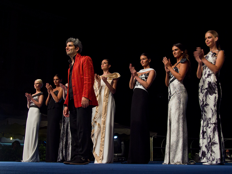 Sotto il cielo della moda... (TANTE FOTO)