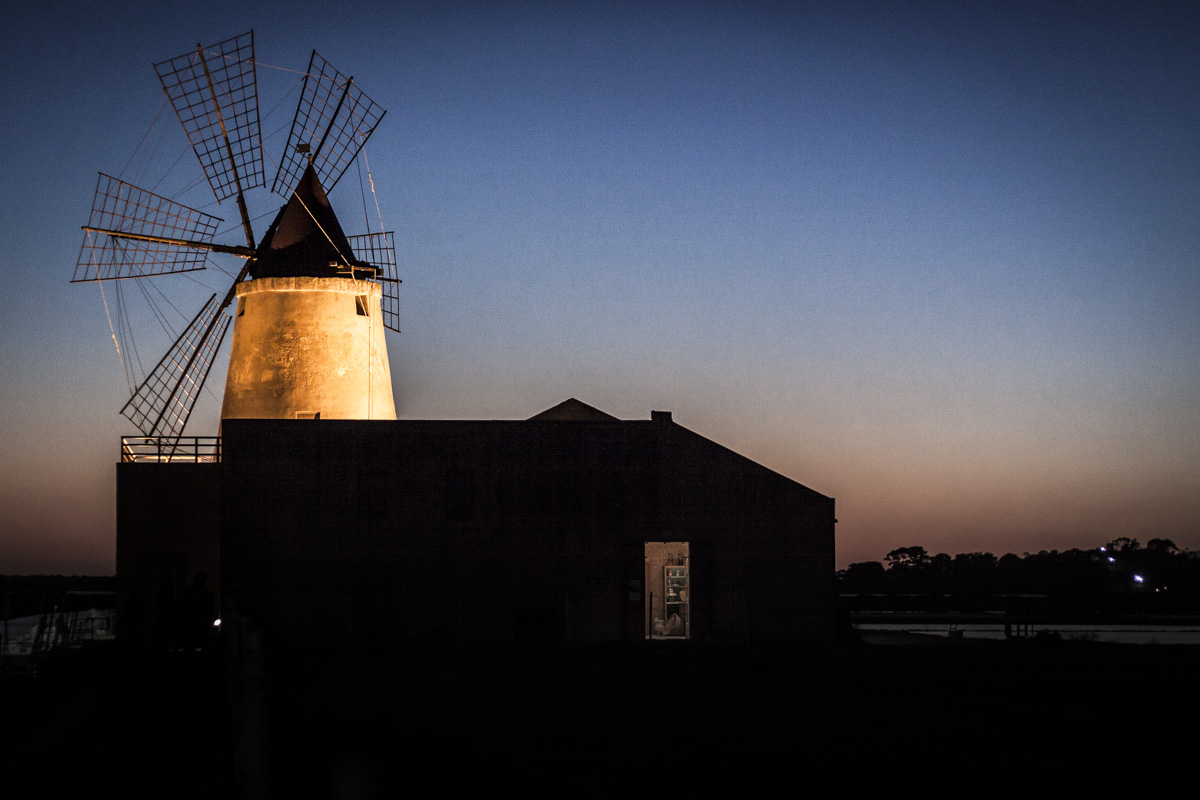 il sole dietro il mulino