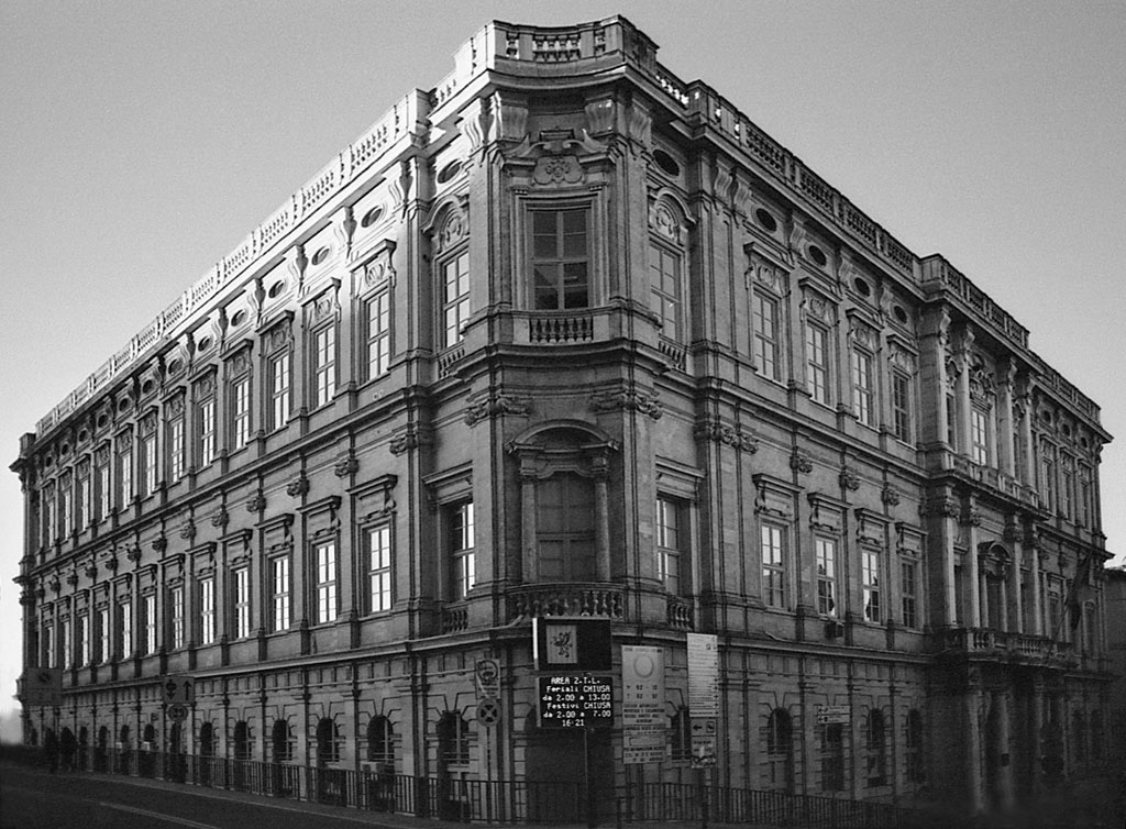 Abbasso la segnaletica