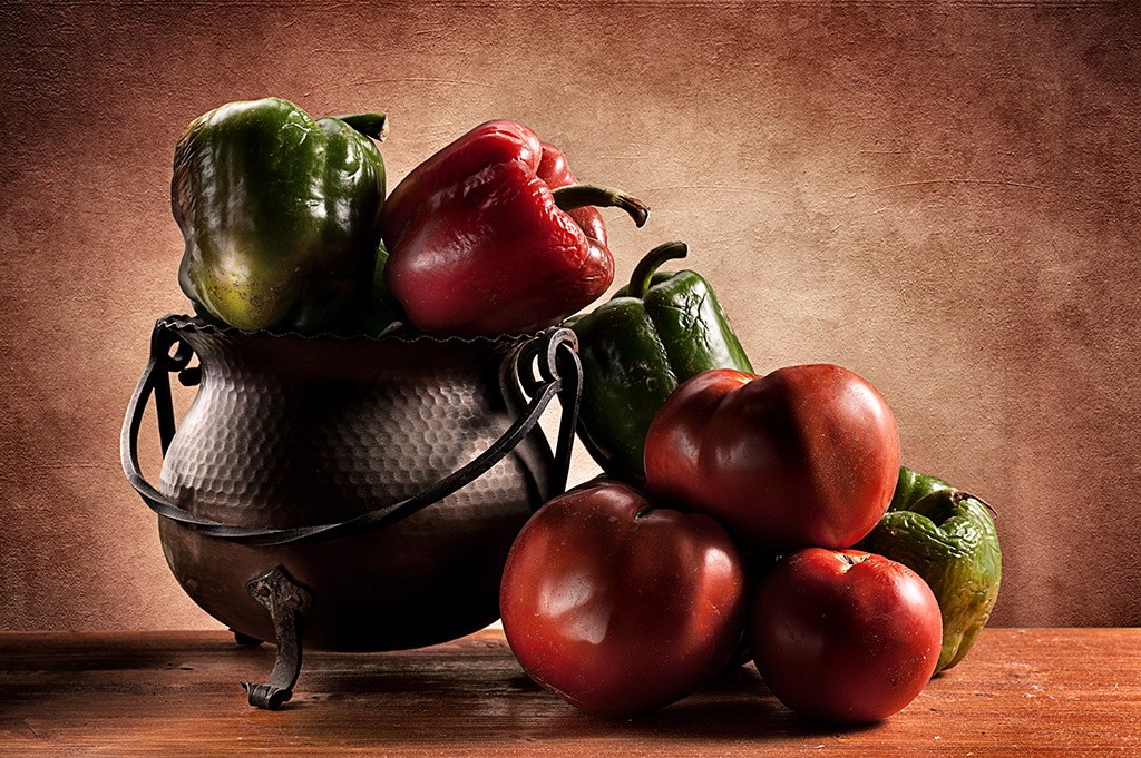 Studio con peperoni e pomodori