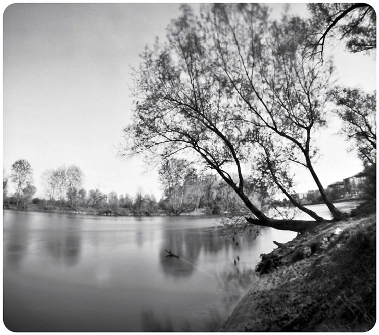 un sabato italiano ;/) pinhole