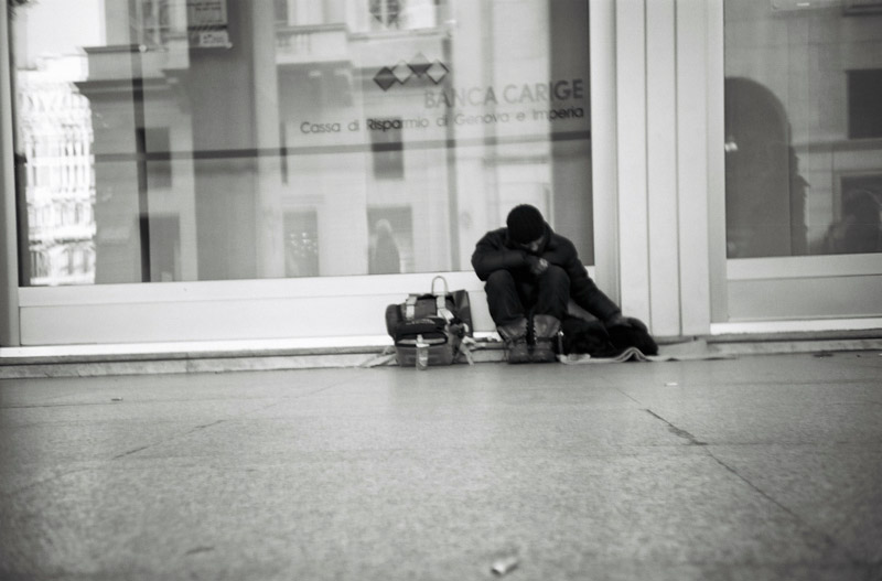 La banca e l'accatone