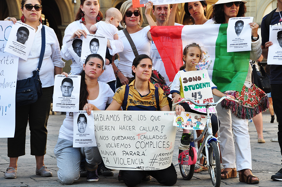 Ayotzinapa, indignazione a Firenze