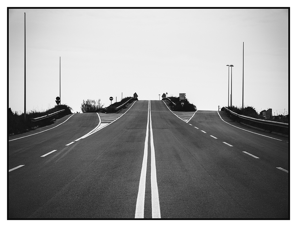 Ai pi� importanti bivi della vita, non c'� segnaletica. Ernest Hemingway