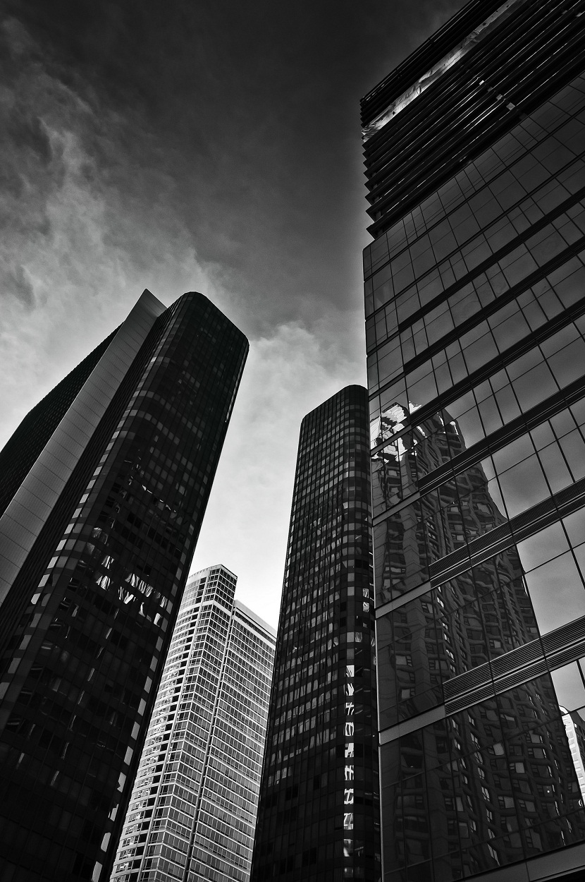 Between the Giants (Chicago)