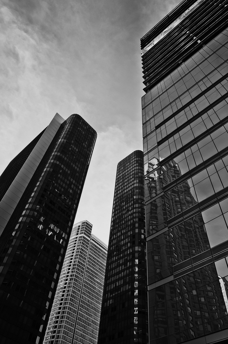 Between the Giants (Chicago)_rev.01