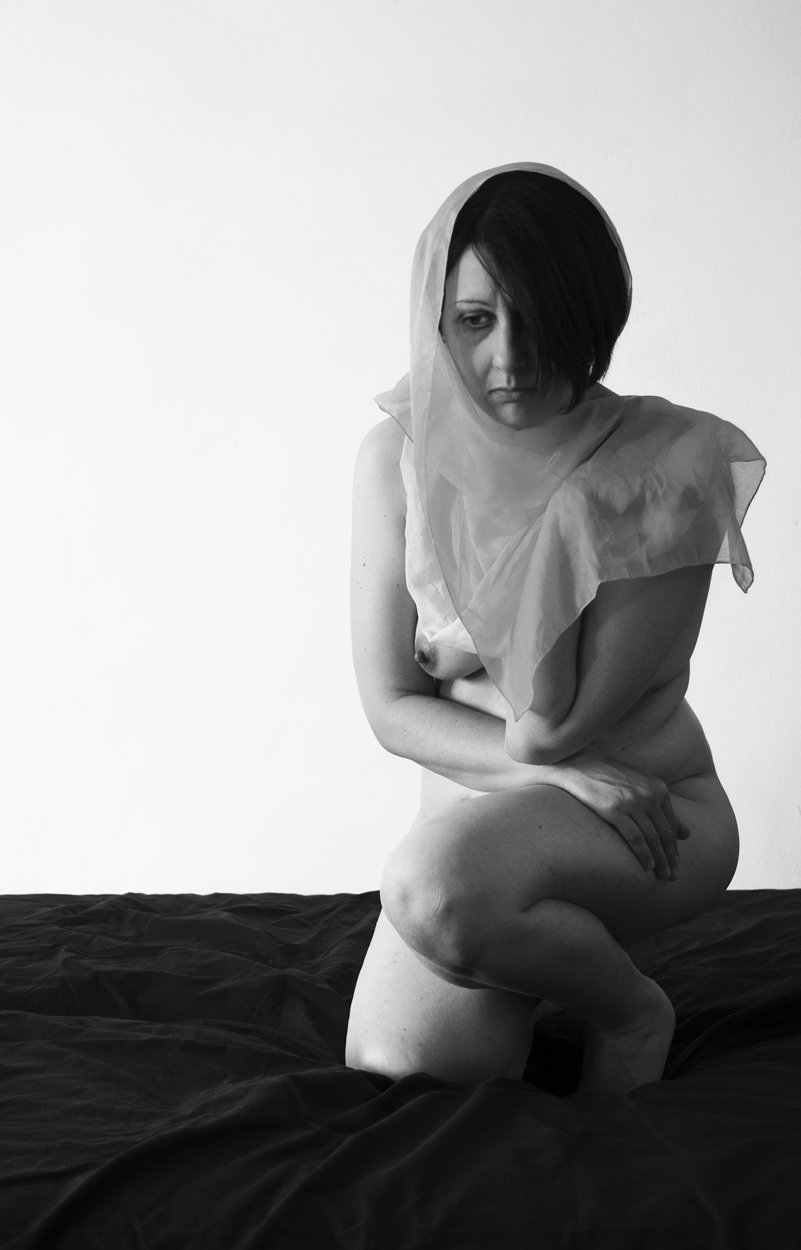 Nudo con velo