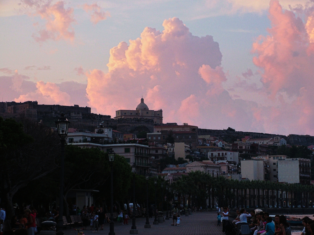 Nuvole rosa sul castello