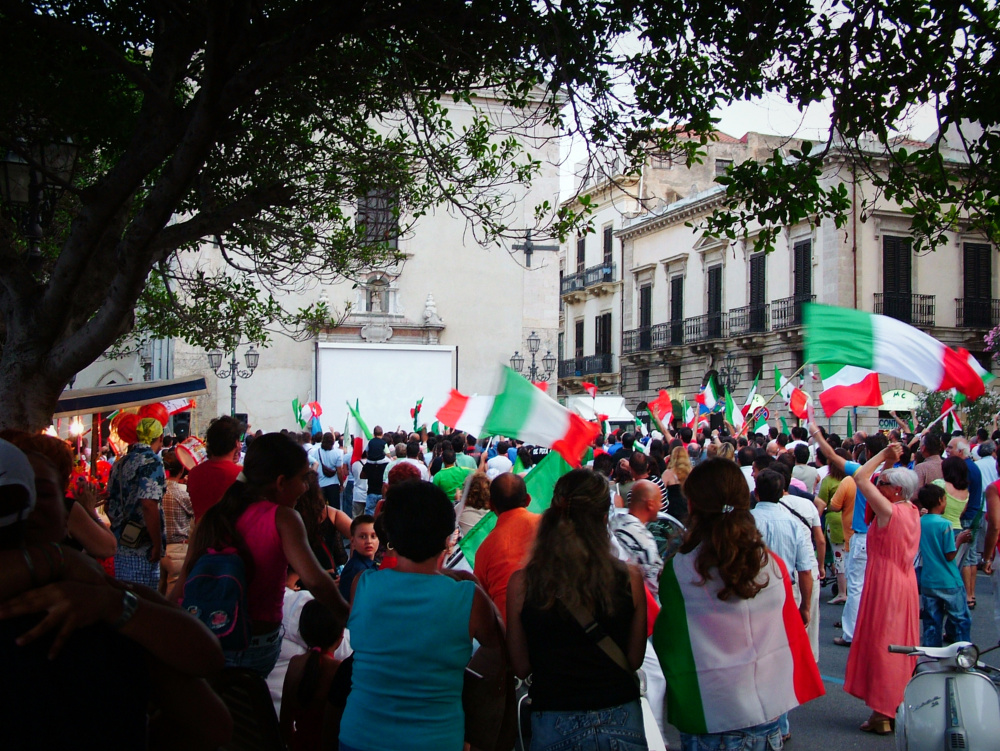 Mondiali 2006 bandiere in piazza