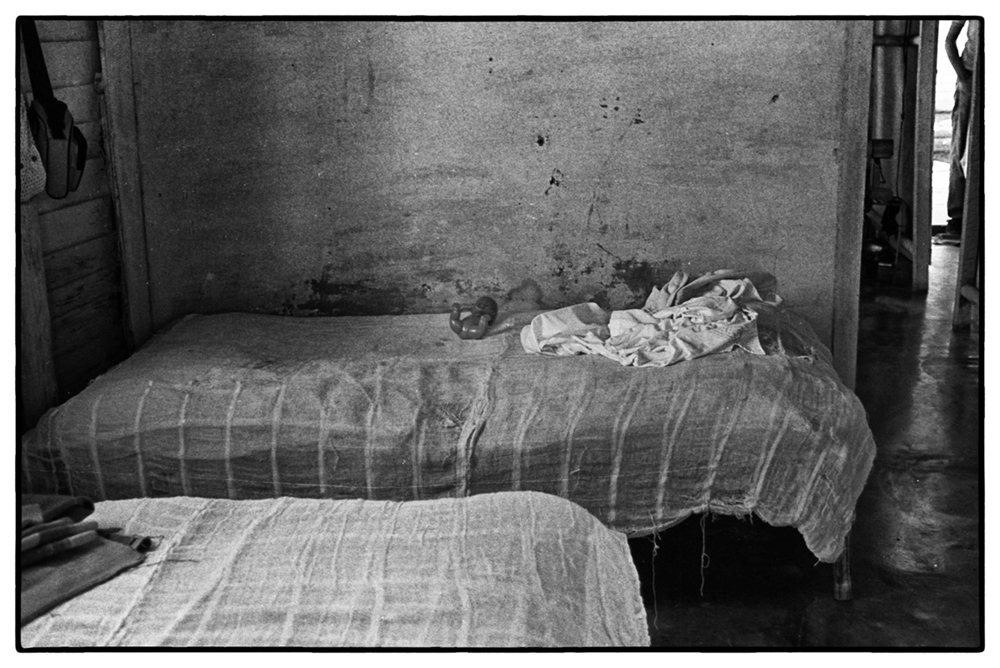 la "cameretta",casa di campesinos a Vinales. cuba 2002