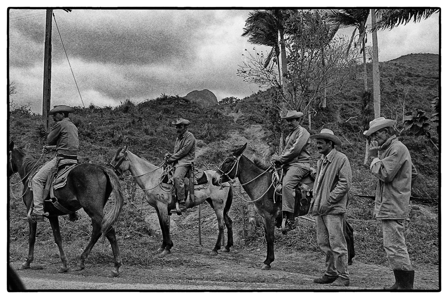 sulla strada verso San Cayetano , Cuba 2002