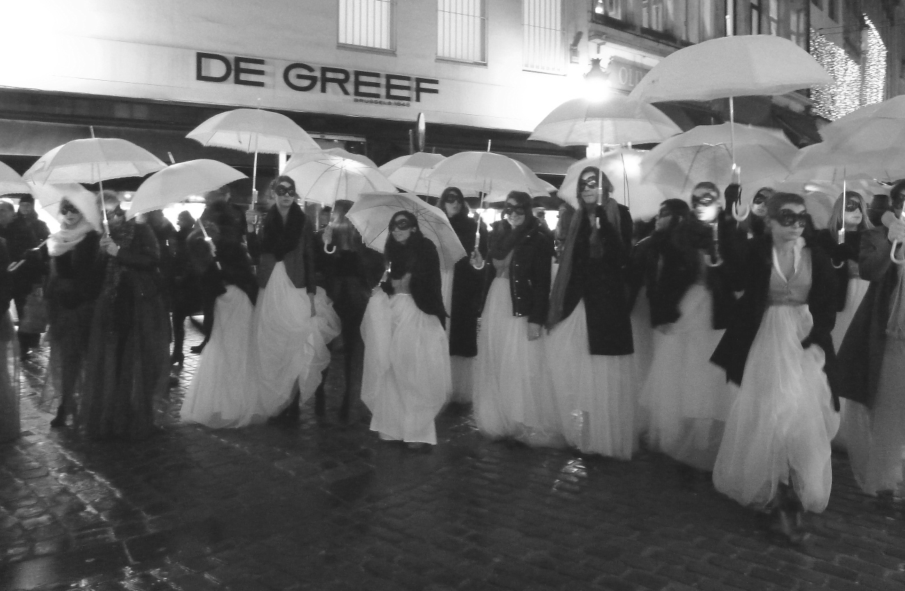 Eyes wide shut...de noantri...:-D