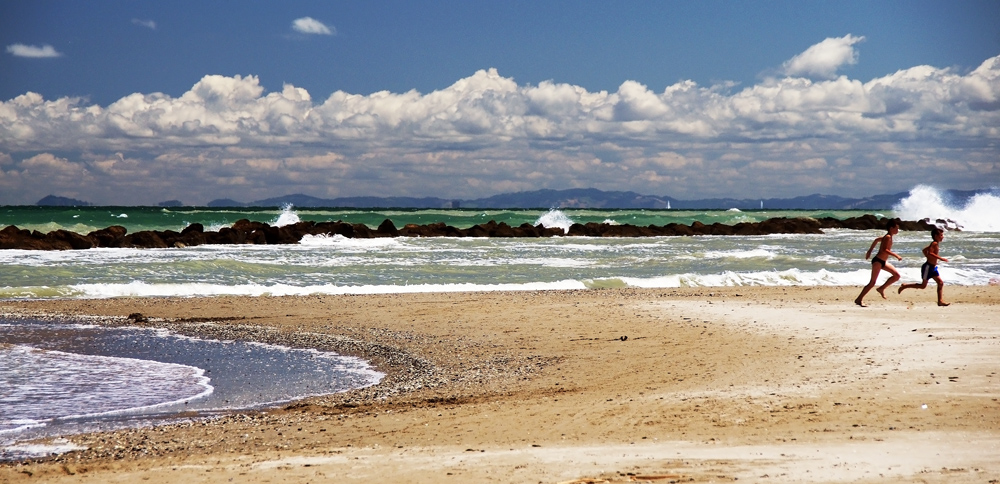 Correndo sulla spiaggia