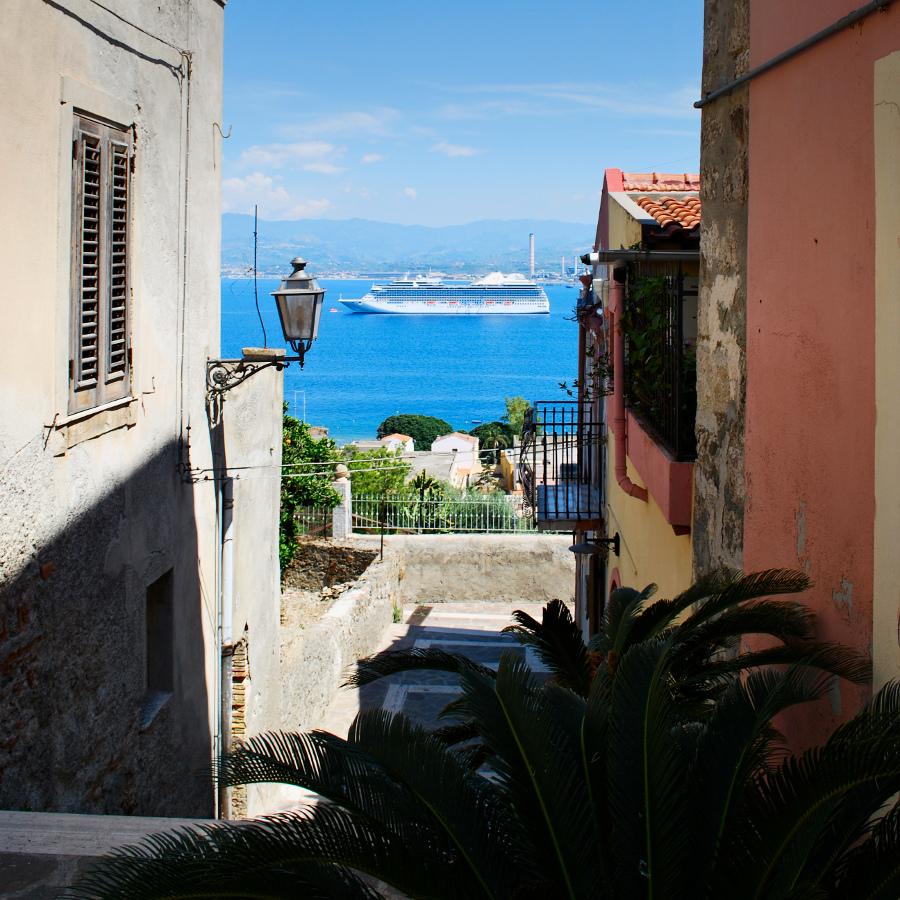 Red wall walking (3)