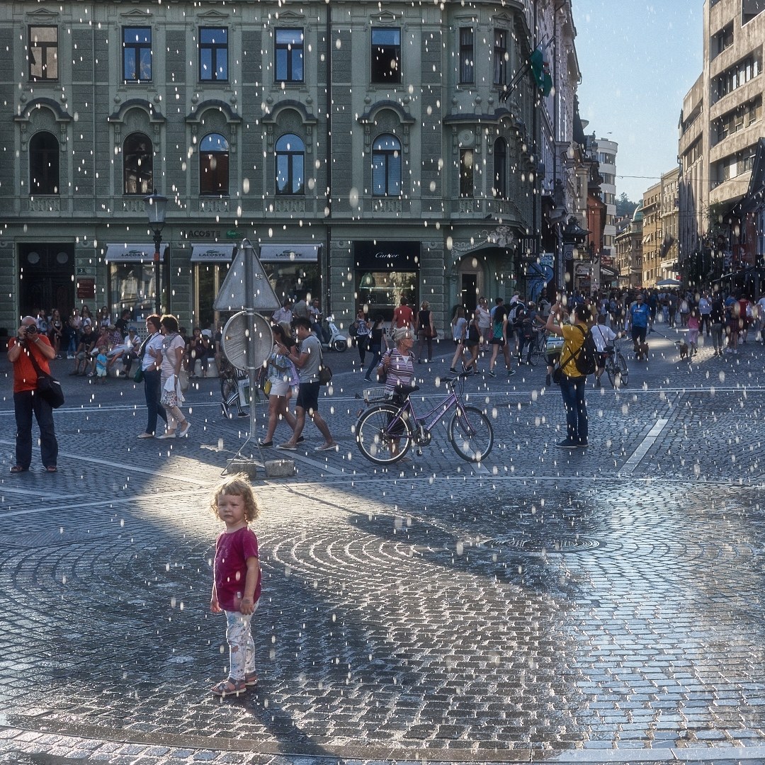 mamy .. is it raining?