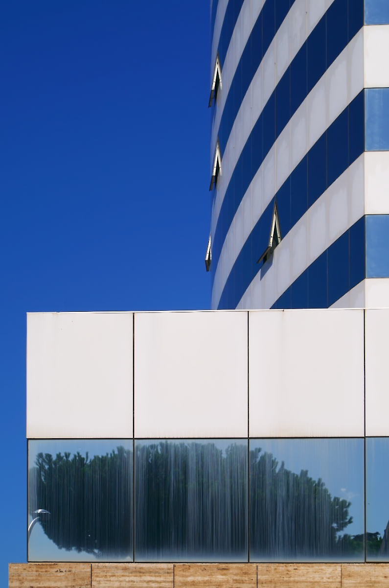 Rettangoli, quadrati, strisce e riflessi