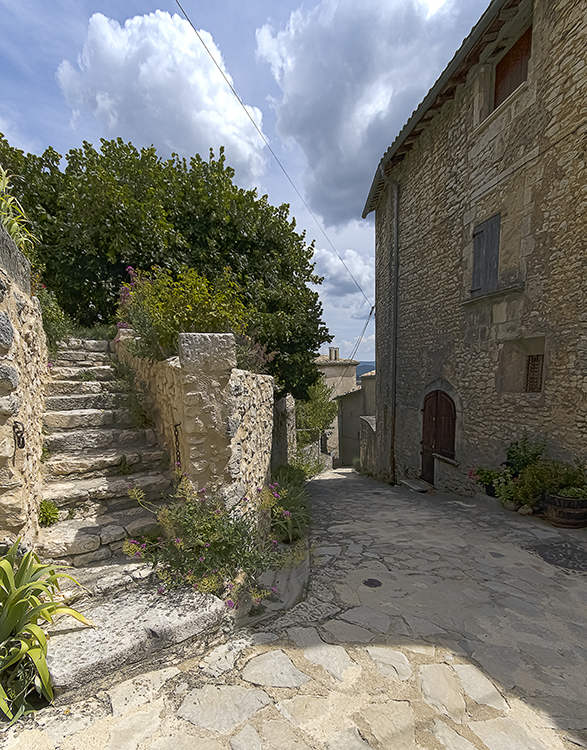 Simiane-la-rotonde - voies 1/3