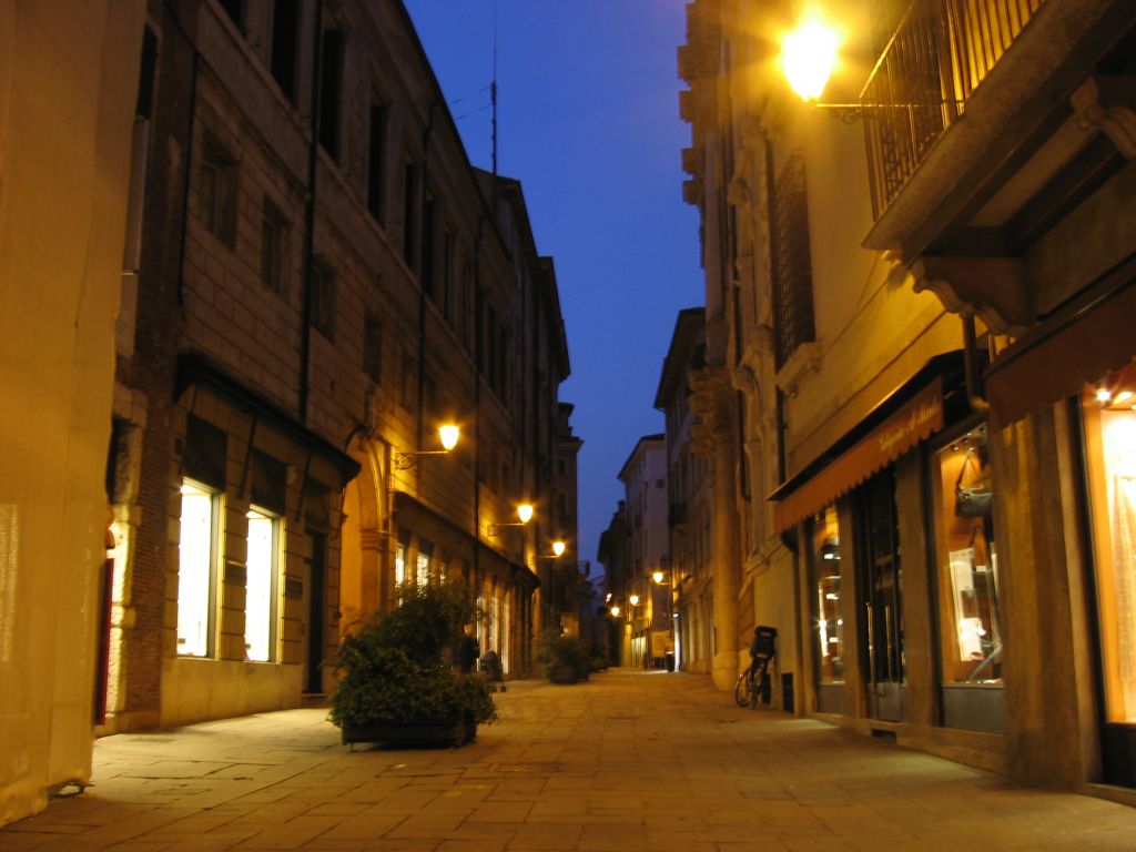 Vicenza by-night