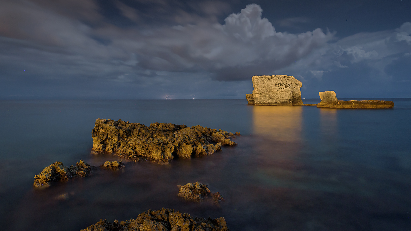 Fulmini all'orizzonte