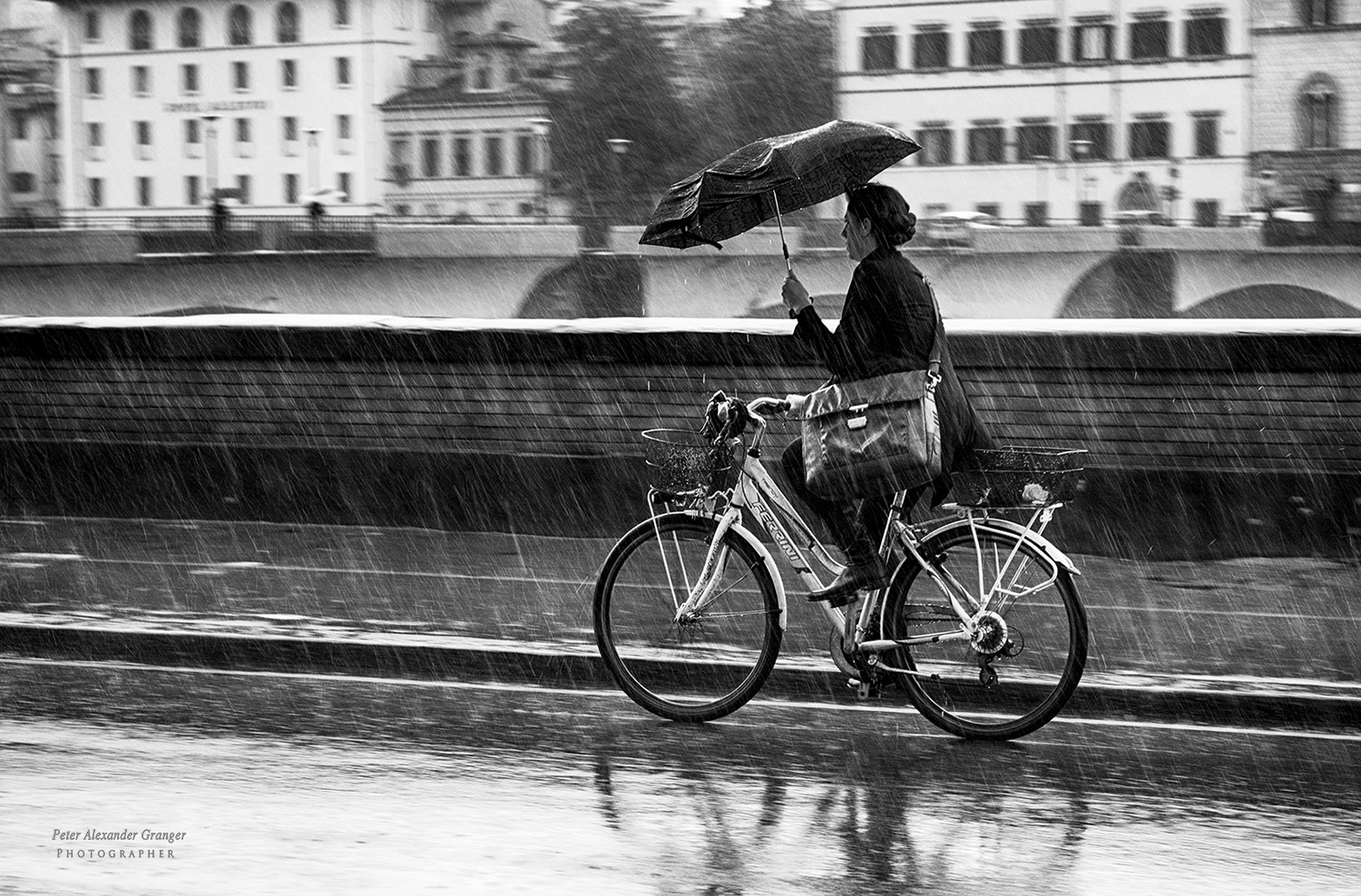 CHE BELLO ANDARE IN BICICLETTA QUNDO PIOVE