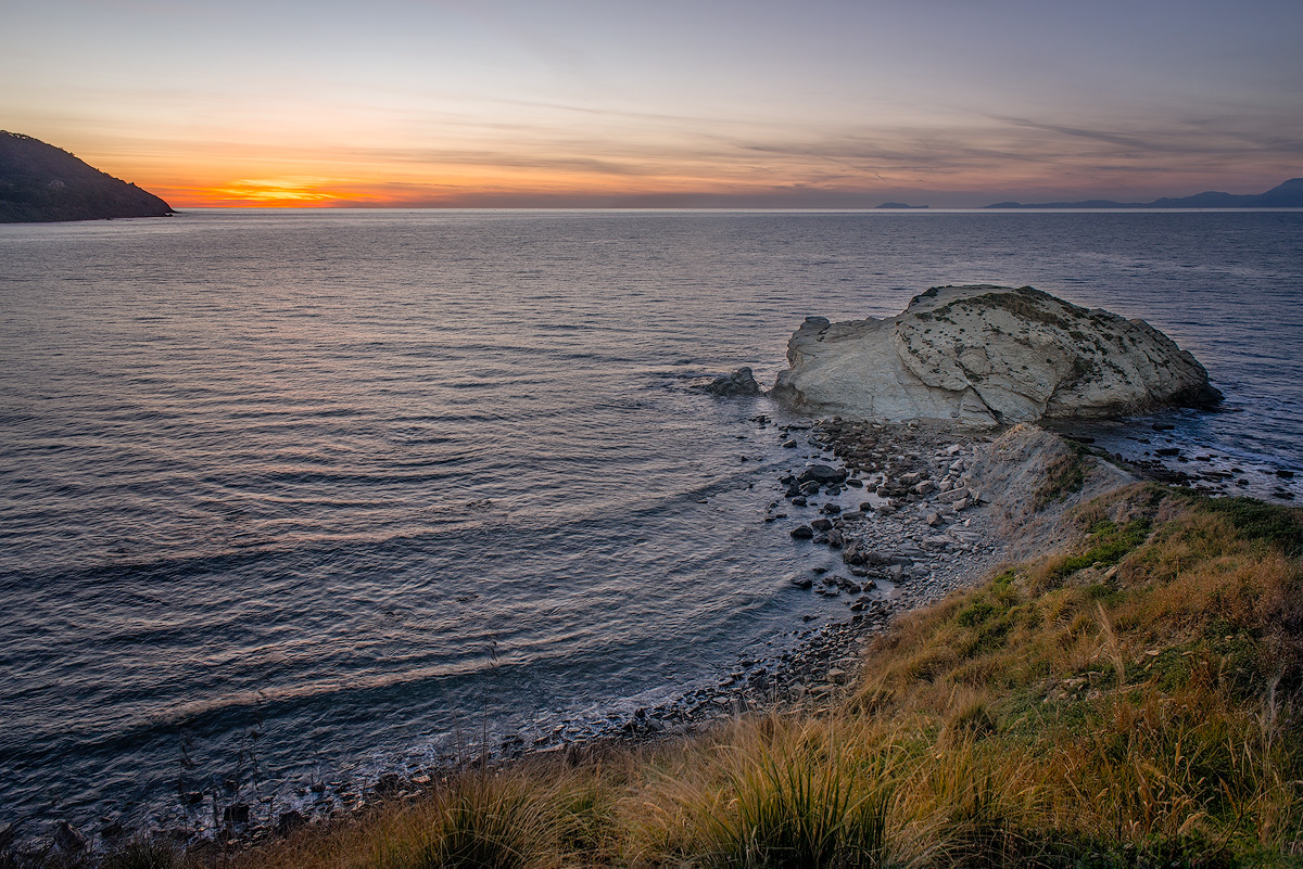 Tramonto sullo scoglio di Trentova