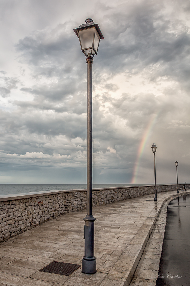 C�� chi aspetta la pioggia per non piangere da solo. Cit.
