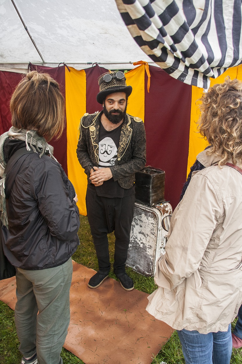 Venghino siore e siori.. venghino..