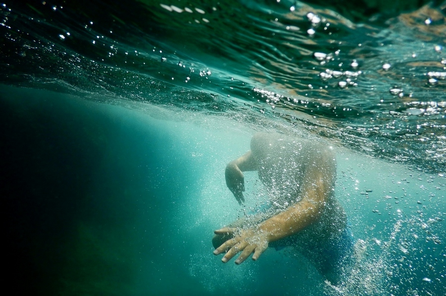 Con la testa fuori...