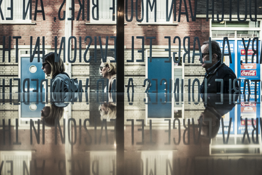 Viaggio attraverso lo specchio