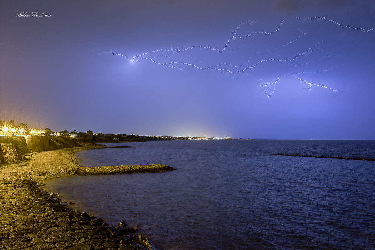 E la notte s'illumin�